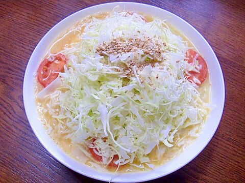 塩らーめんで作る　サラダ風ラーメン